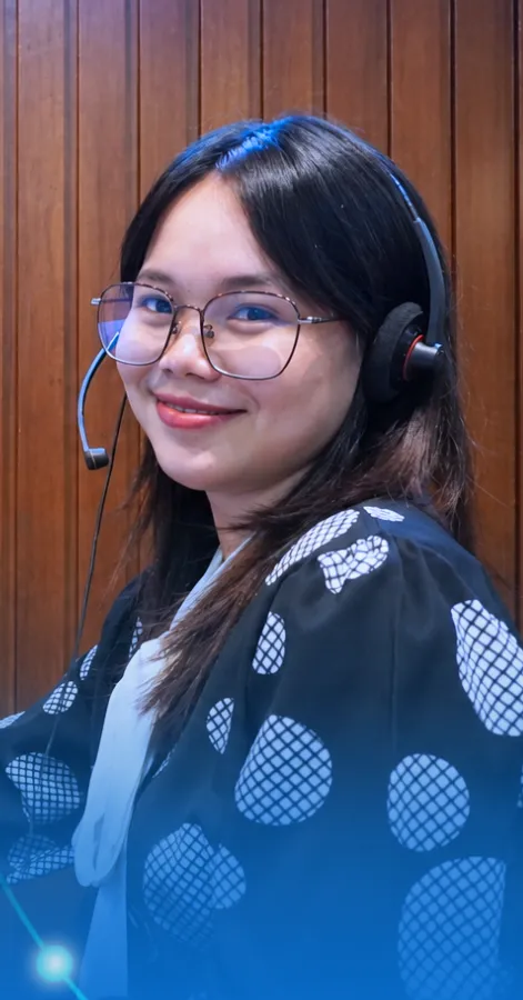 Answering service agent taking an after-hours call for a DUI defense firm